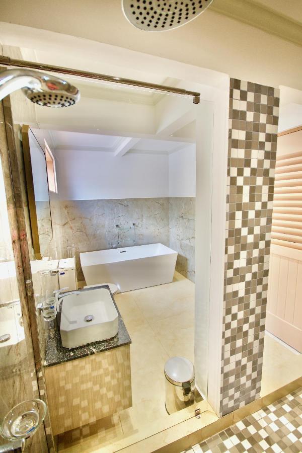 Sea Splash Self Catering And La Petite Maison Grand Anse  Exterior photo