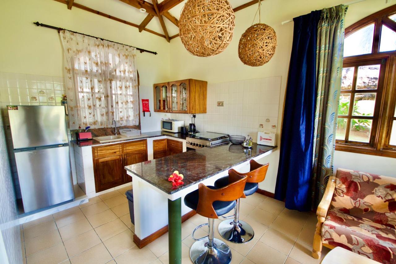 Sea Splash Self Catering And La Petite Maison Grand Anse  Exterior photo
