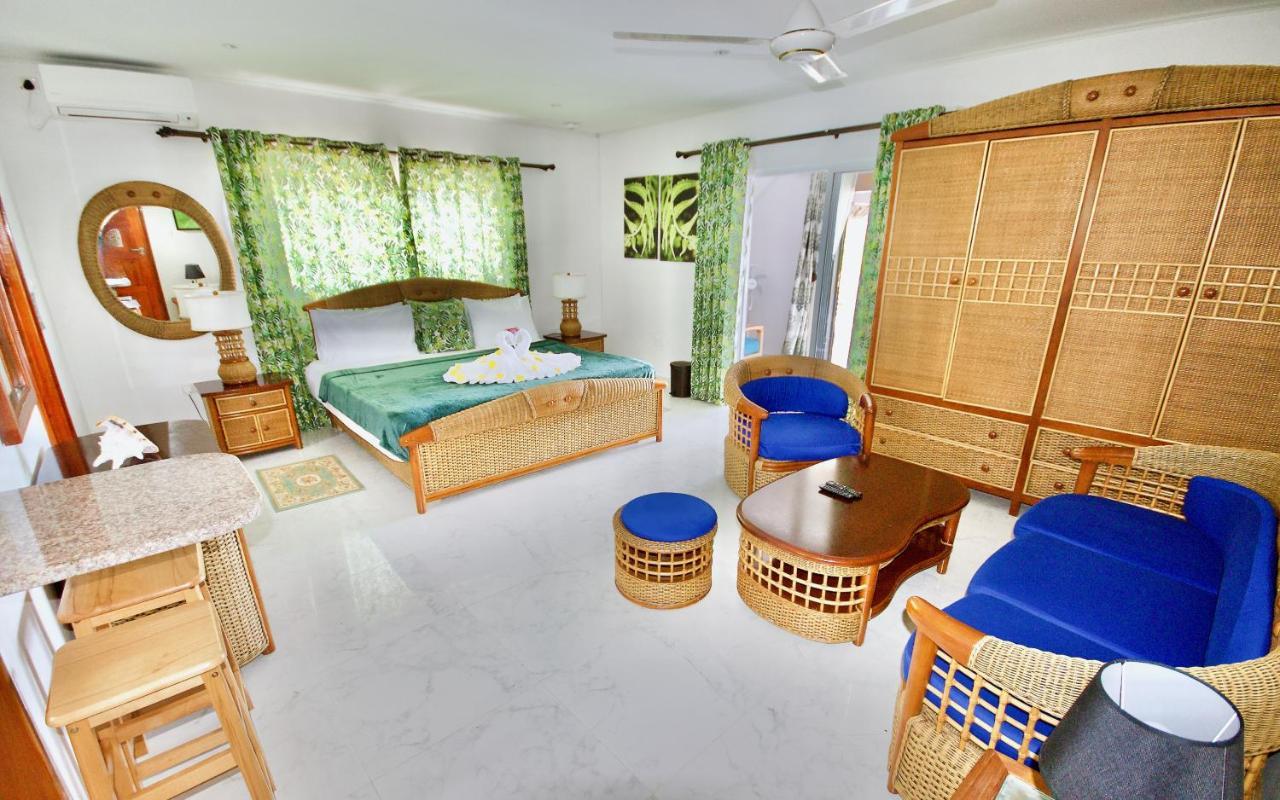 Sea Splash Self Catering And La Petite Maison Grand Anse  Exterior photo