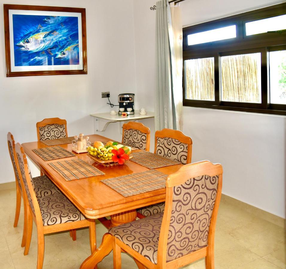 Sea Splash Self Catering And La Petite Maison Grand Anse  Exterior photo