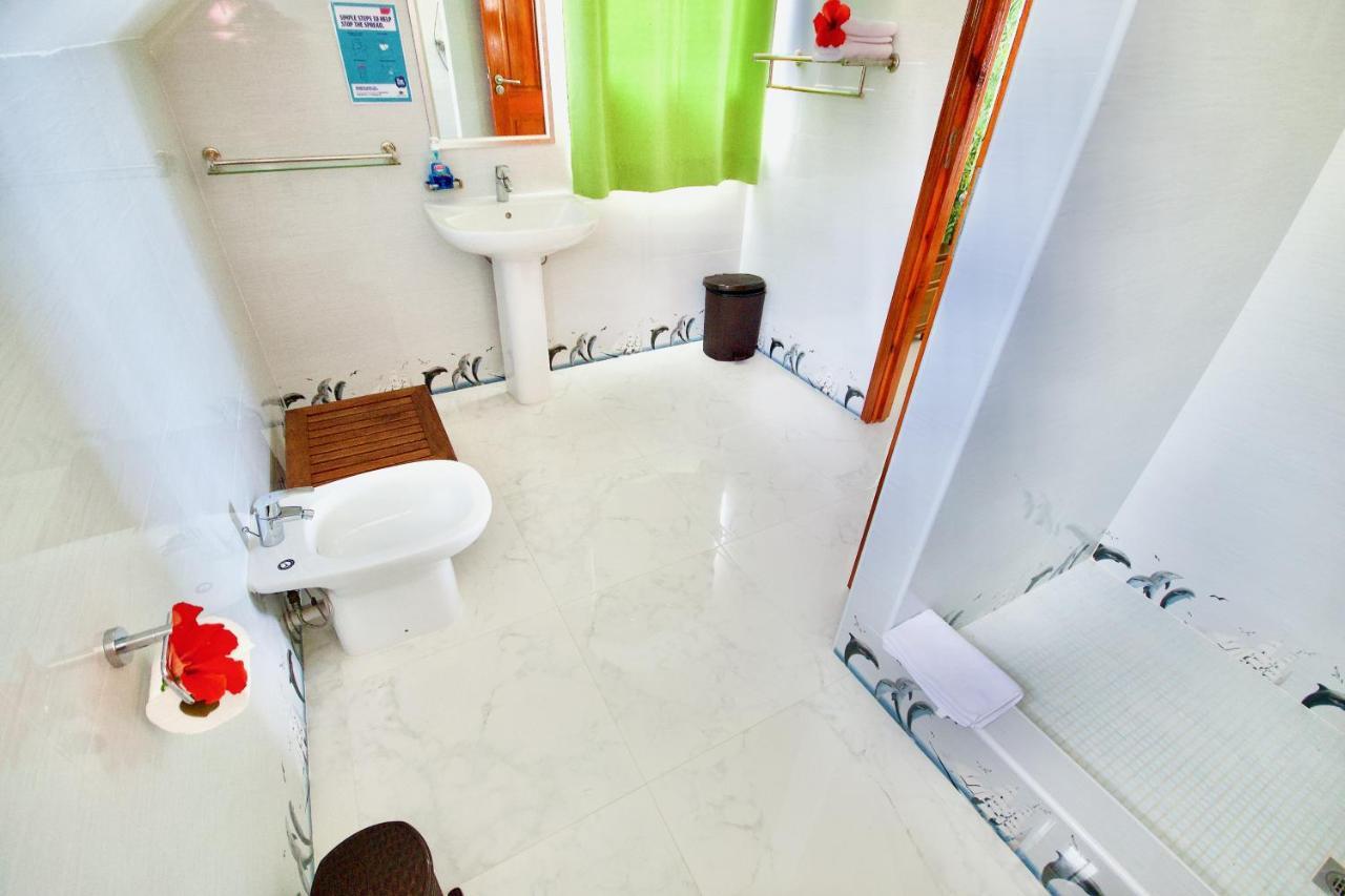 Sea Splash Self Catering And La Petite Maison Grand Anse  Exterior photo