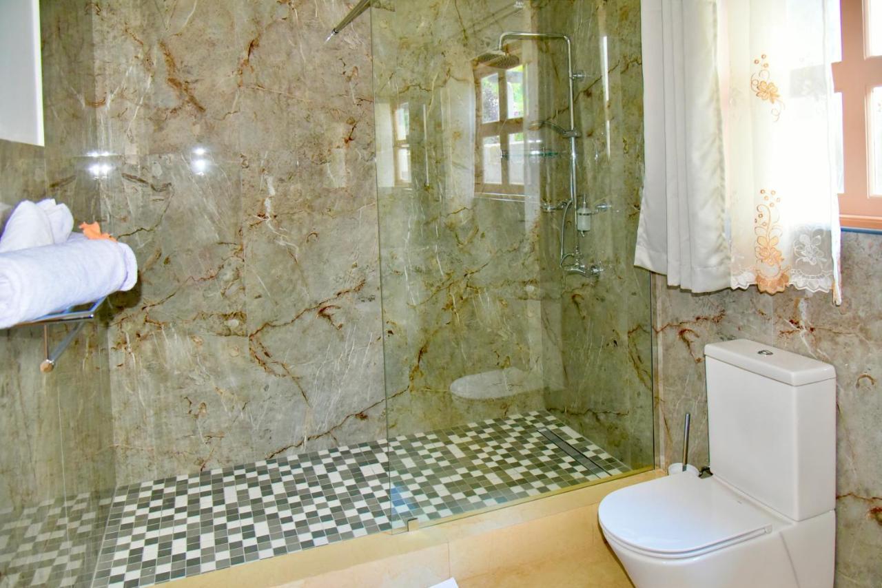 Sea Splash Self Catering And La Petite Maison Grand Anse  Exterior photo